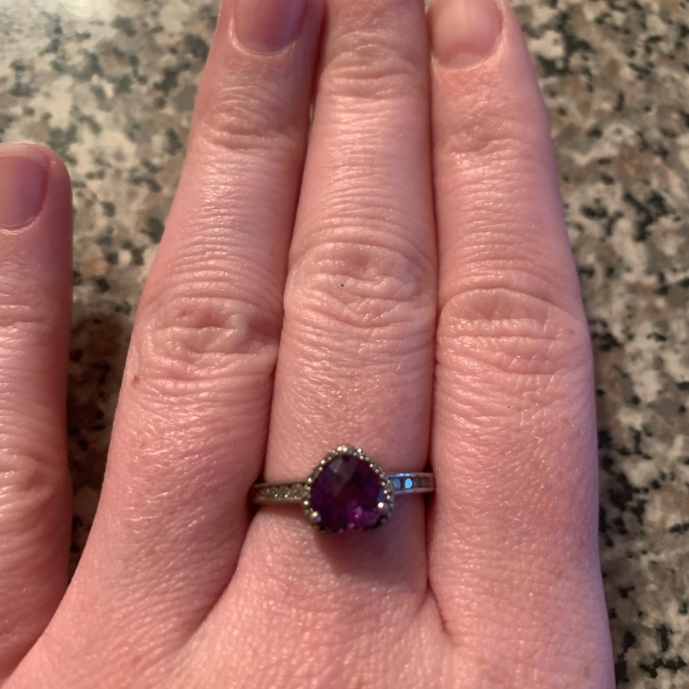 Sterling Silver Heart Shaped Purple Ring - Picture 3 of 4